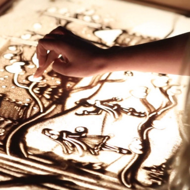 685